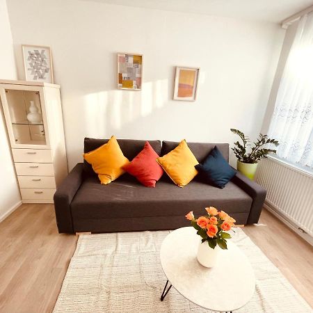 Frisch Renoviertes Und Charmantes Apartment Штутгарт Экстерьер фото