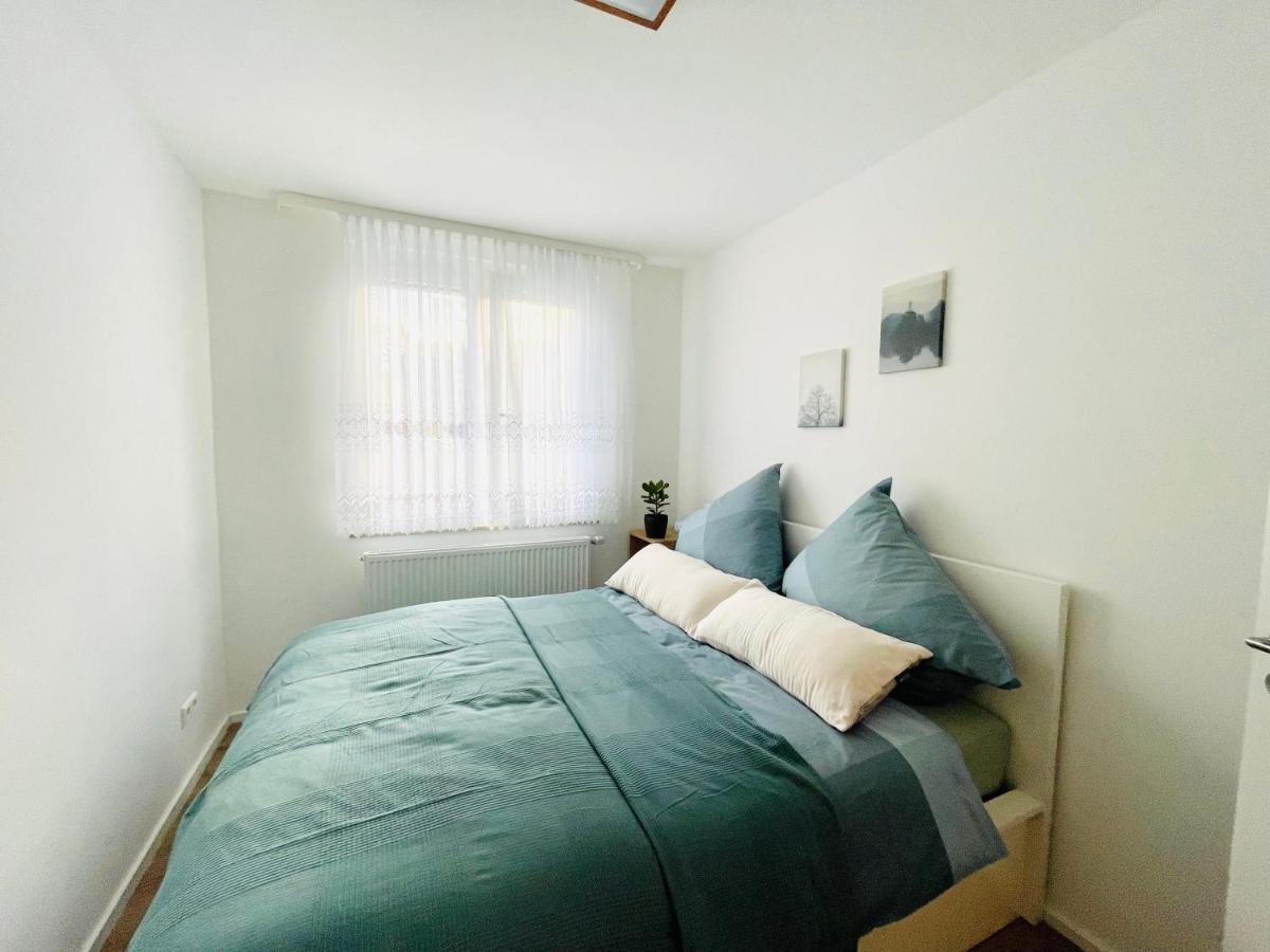 Frisch Renoviertes Und Charmantes Apartment Штутгарт Экстерьер фото